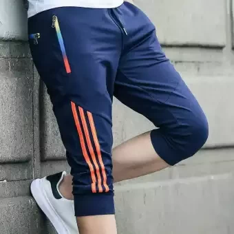 Stylish Navy Blue And White Color Comfortable Three Quarter Pant For Men's